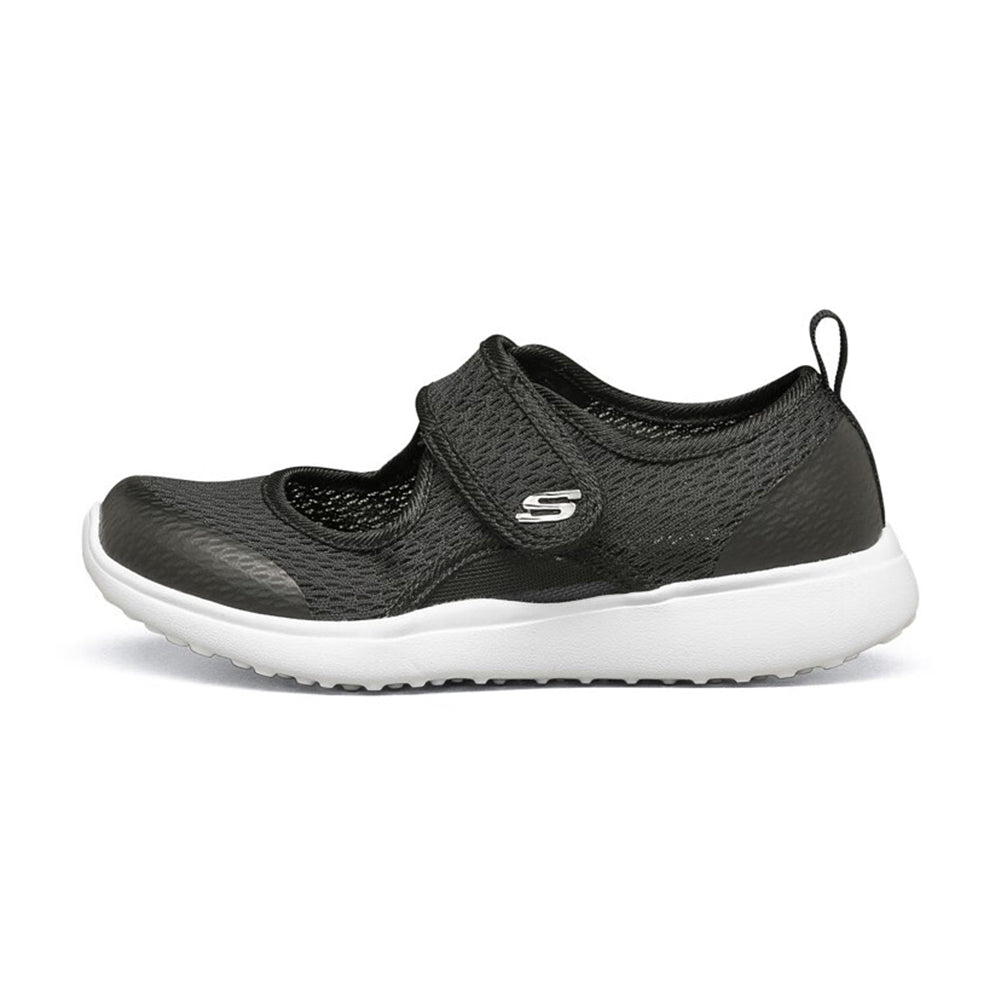 black skechers